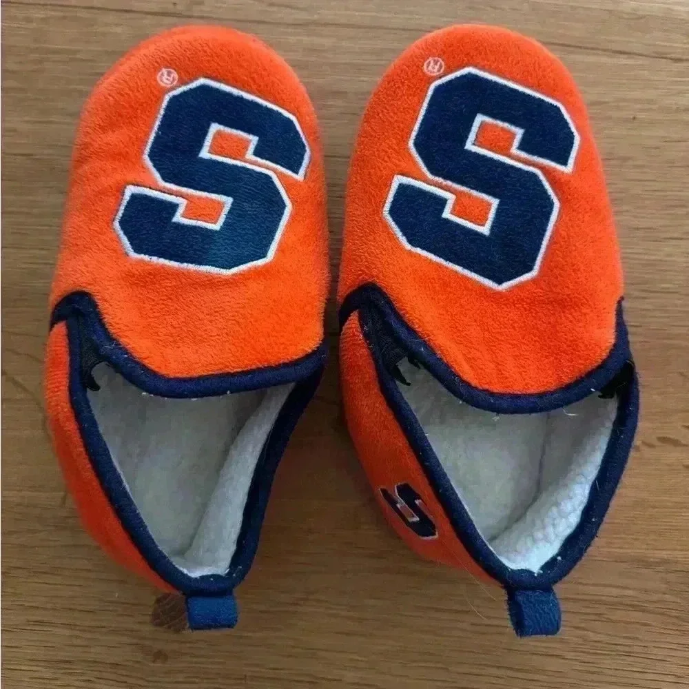 Syracuse slippers - Kids size XL